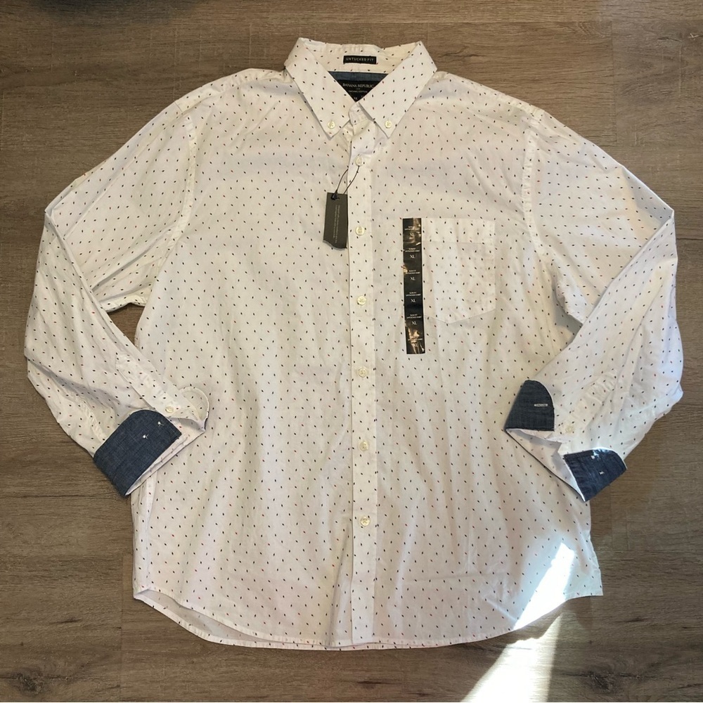 Banana Republic White and Blue Button Down Untucked Fit XL NWT